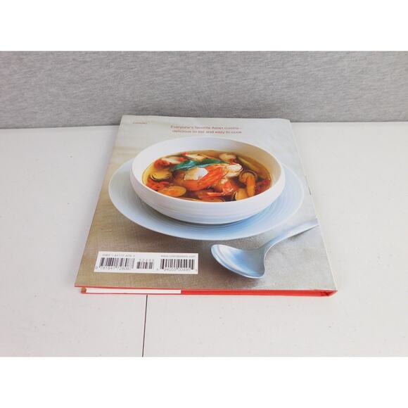 Vatch's Thai Kitchen Cookbook Vatcharin Bhumichiter 2005 - Picture 6 of 6